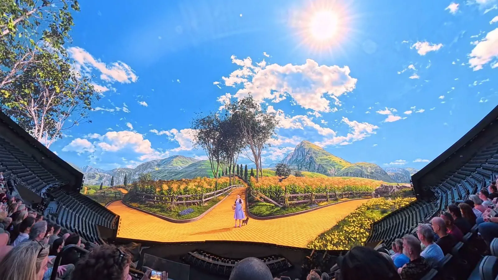 wizard-of-oz-immersive-stage